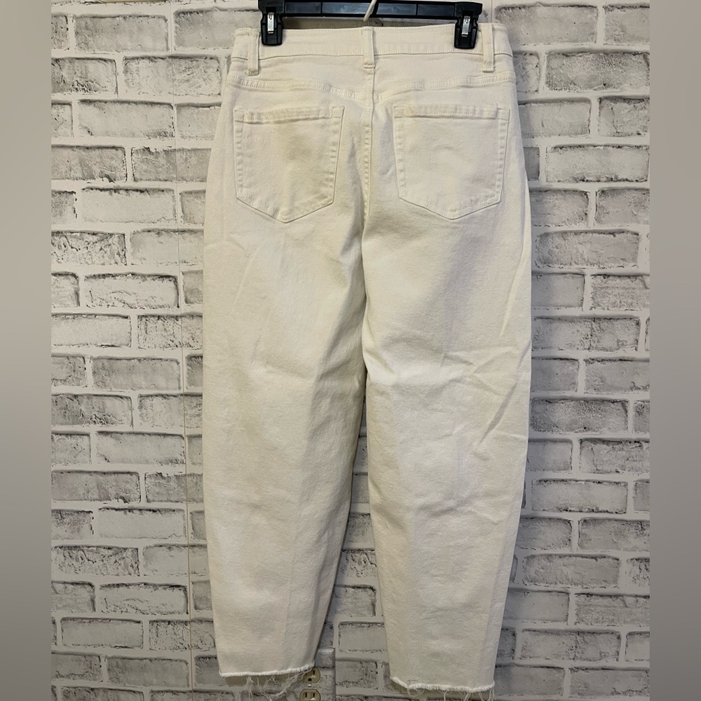 Women’s SO white balloon high rise frayed ankle jeans- size 9 - Picture 2 of 4